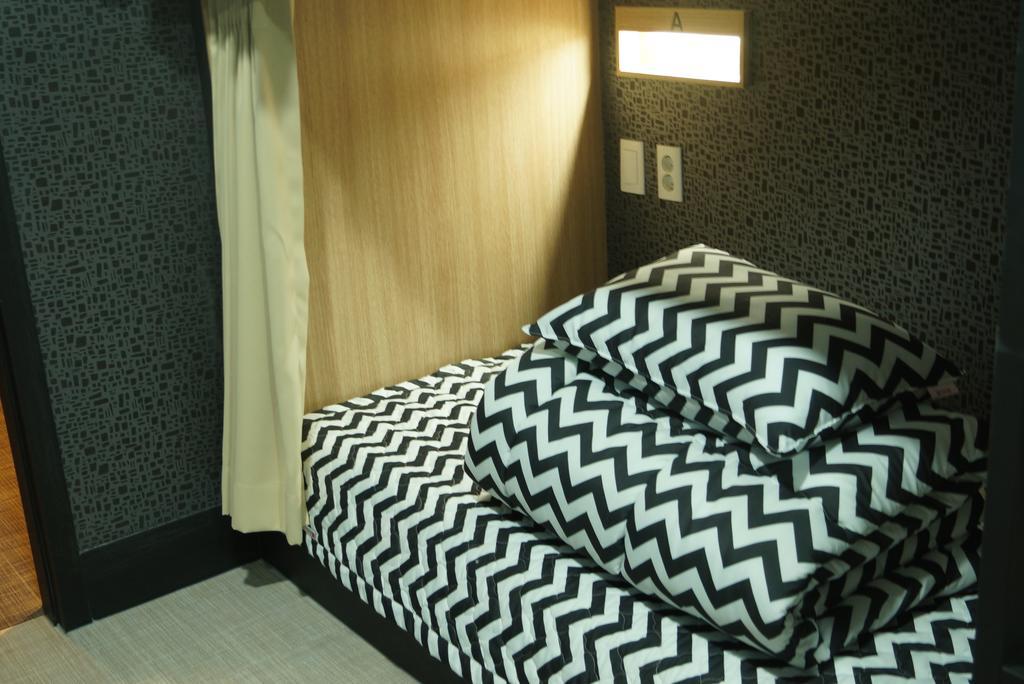 Mozzihostel Busan Station Bagian luar foto