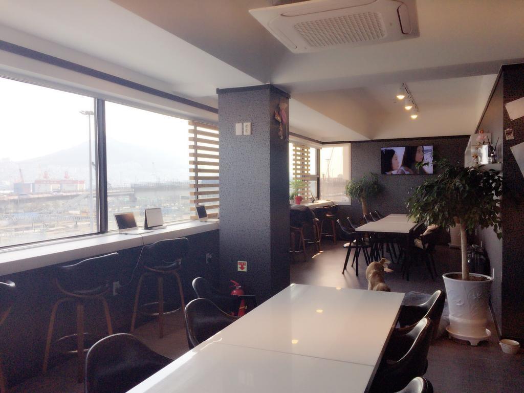 Mozzihostel Busan Station Bagian luar foto