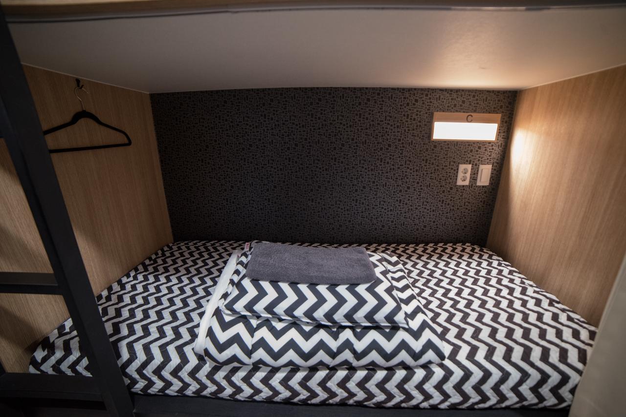 Mozzihostel Busan Station Bagian luar foto